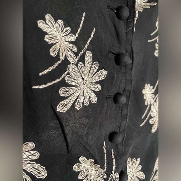 Talbots Collection Women’s Sleeveless Pure Silk Floral Button Up Blouse Size 6 - Picture 2 of 7